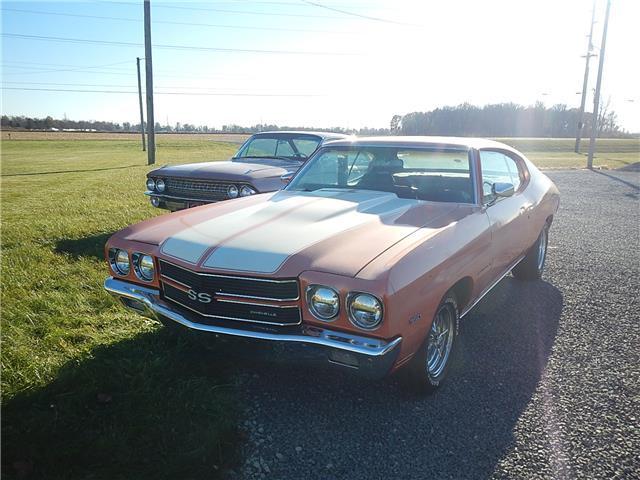 1970 Orange Chevrolet Malibu --