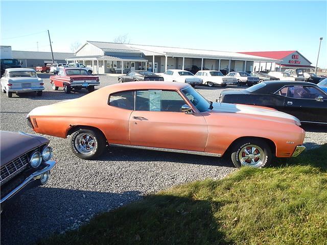 1970 Orange Chevrolet Malibu --