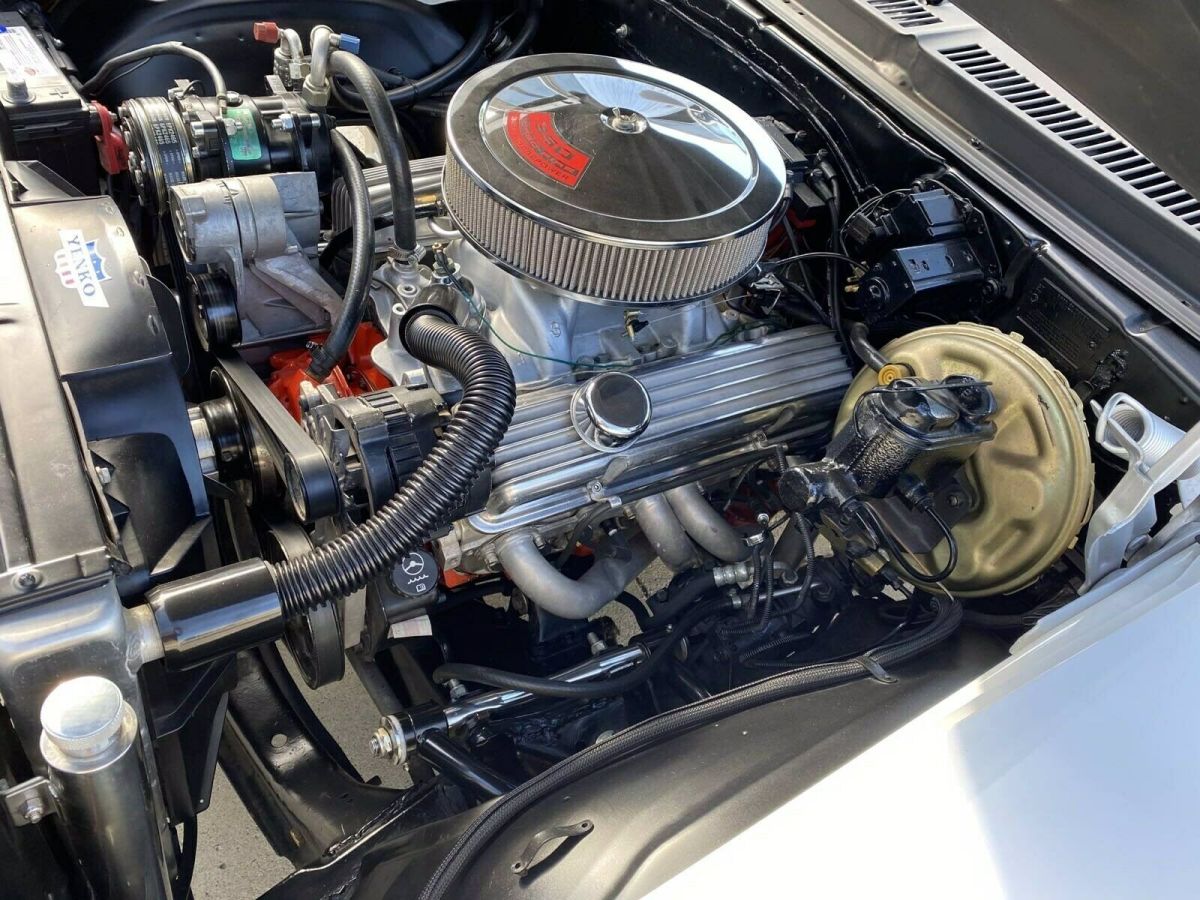 1970 White Chevrolet Nova --