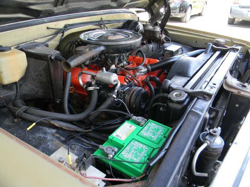 1970 Gold Chevrolet Suburban SUV