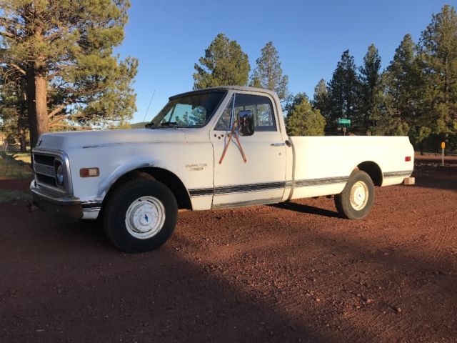 1970 White Chevrolet C-10 Picup