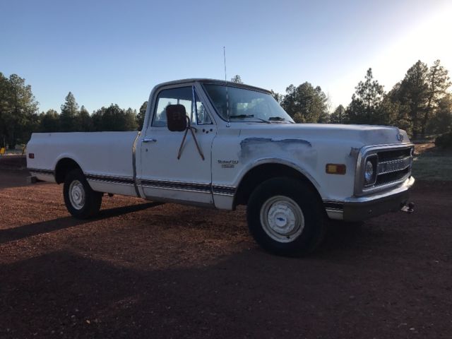 1970 White Chevrolet C-10 Picup