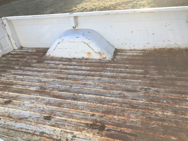 1970 White Chevrolet C-10 Picup