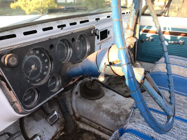 1970 White Chevrolet C-10 Picup