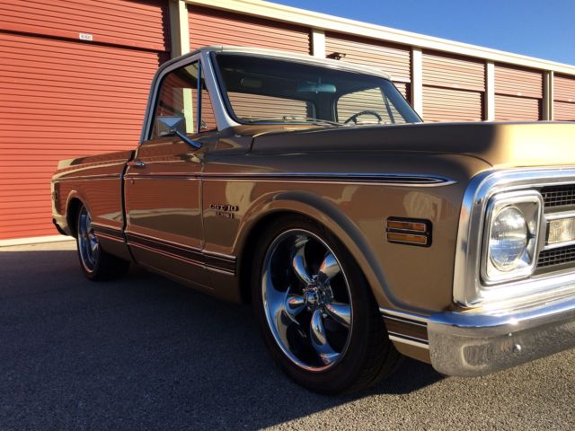 1970 Gold Chevrolet C-10