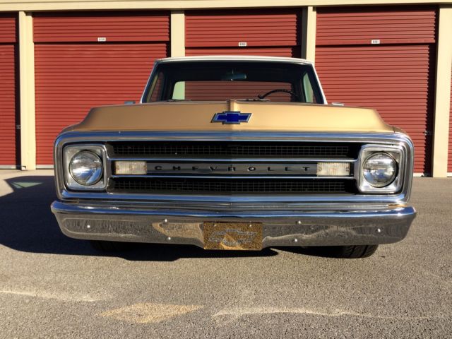1970 Gold Chevrolet C-10