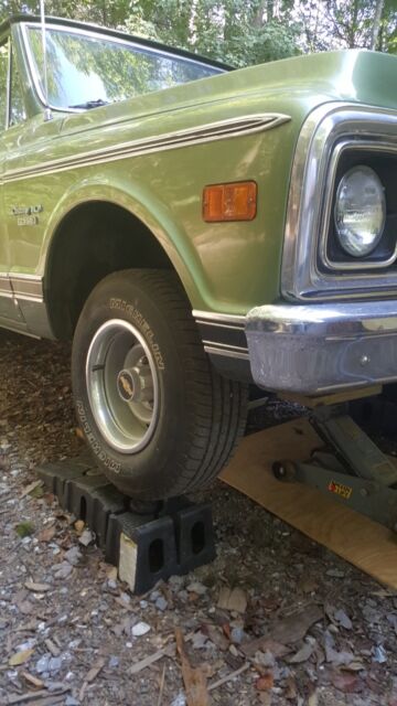1970 Green Chevrolet C-10 Pickup