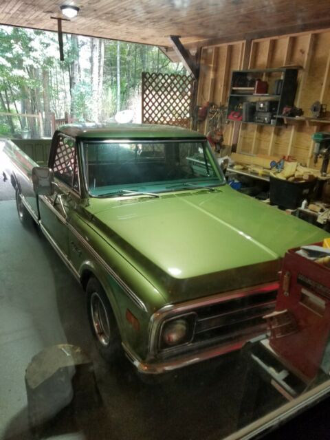 1970 Green Chevrolet C-10 Pickup