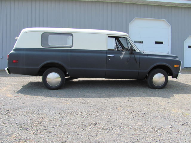 1970 Flat Black & Cream Chevrolet C-10