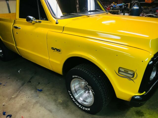 1970 Yellow Chevrolet C-10 Standard Cab Pickup