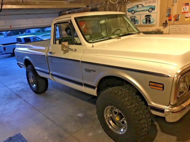 1970 White Chevrolet C-10 pick up