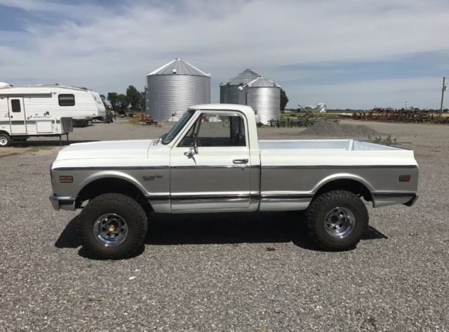1970 White Chevrolet C-10 pick up