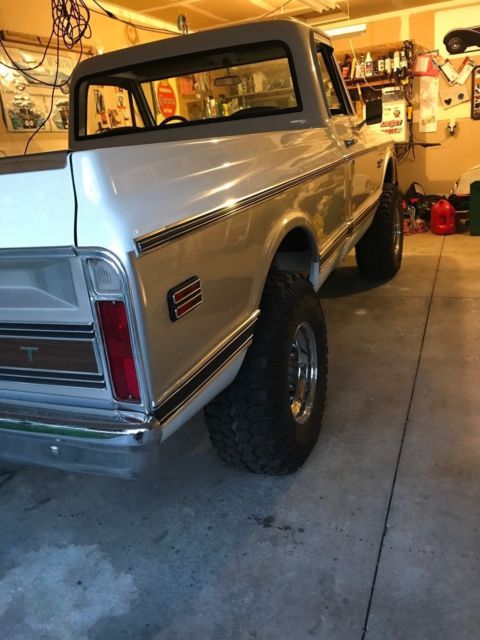 1970 White Chevrolet C-10 pick up
