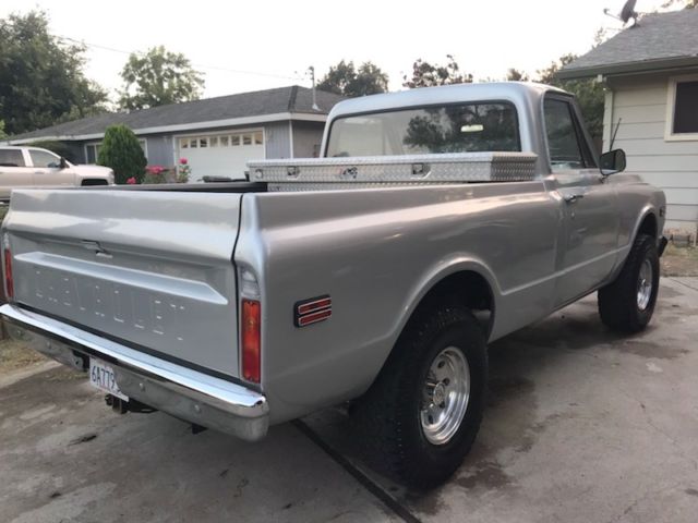 1970 silver Chevrolet C-10