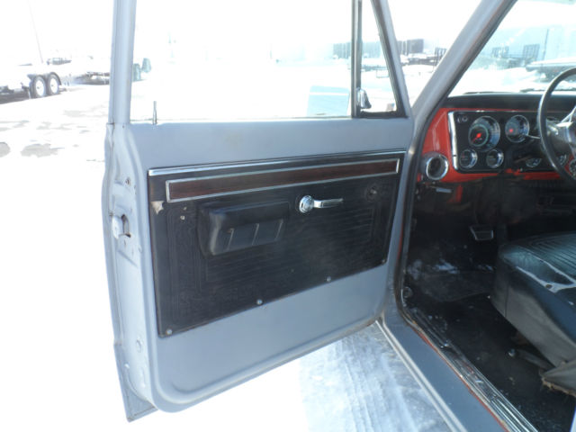 1970 Primer Chevrolet C-10 Short Bed