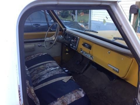 1970 Yellow Chevrolet C-10 Standard Cab Pickup