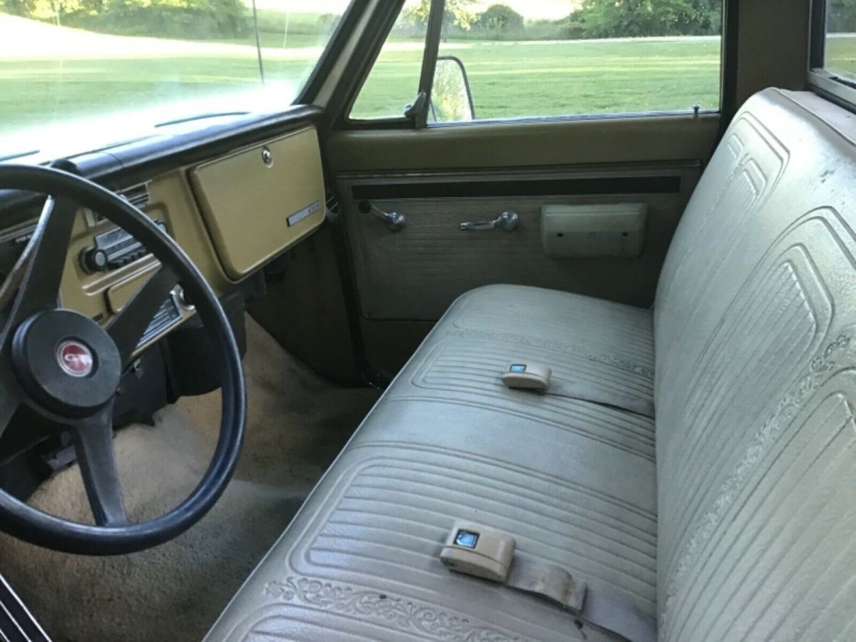 1970 Gold Chevrolet C-10 Standard Cab Pickup