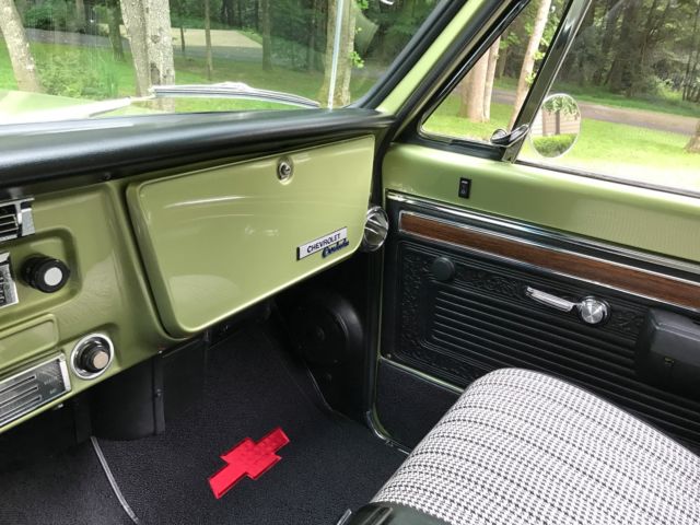 1970 Green & White Chevrolet C-10 Regular Cab