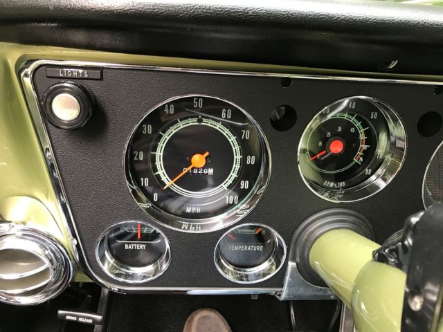 1970 Green & White Chevrolet C-10 Regular Cab