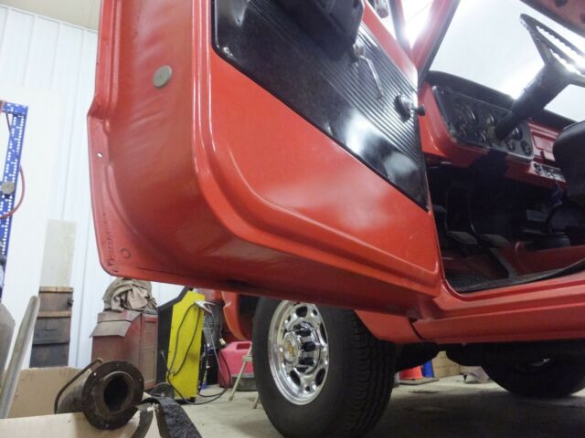 1970 Orange Chevrolet C-10 Standard Cab Pickup