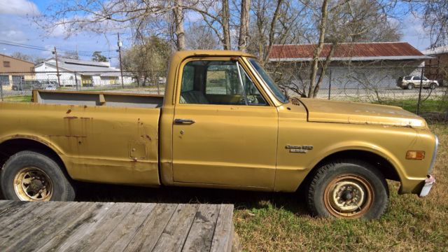 1970 Gold Chevrolet C20 Pickup