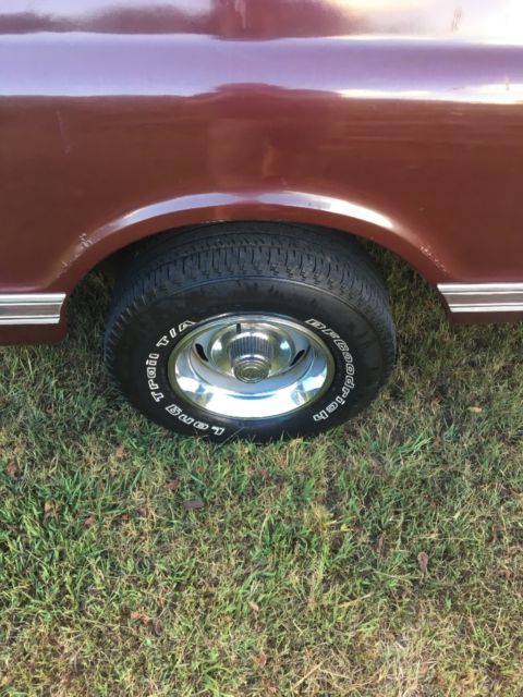 1970 Burgundy Chevrolet C-10