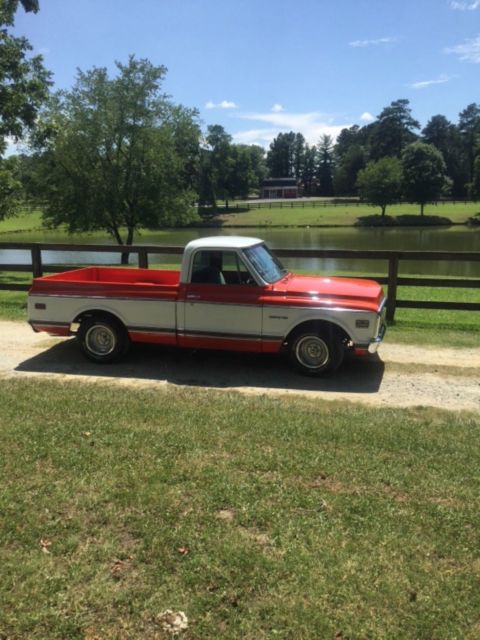 1970 Orange/white Chevrolet C-10 Pickup