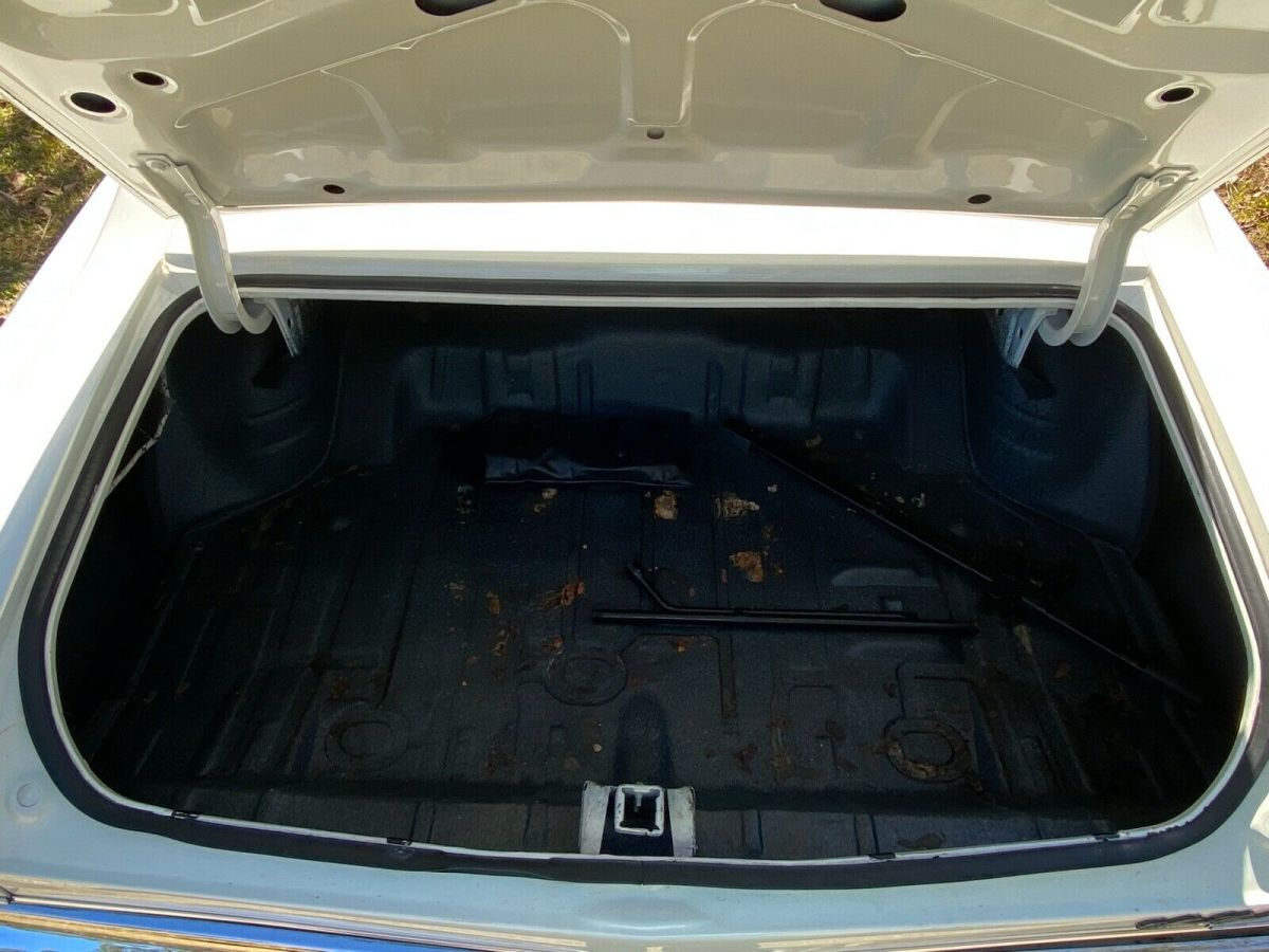 1970 White Chevrolet Monte Carlo Coupe