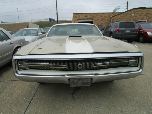1970 White Chrysler 300 Series Coupe