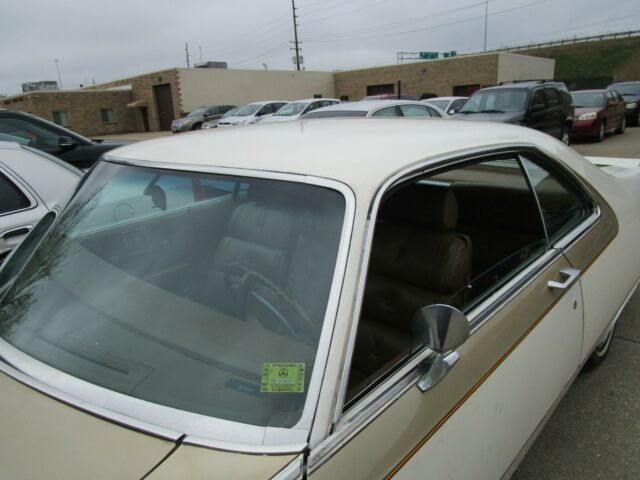 1970 White Chrysler 300 Series Coupe