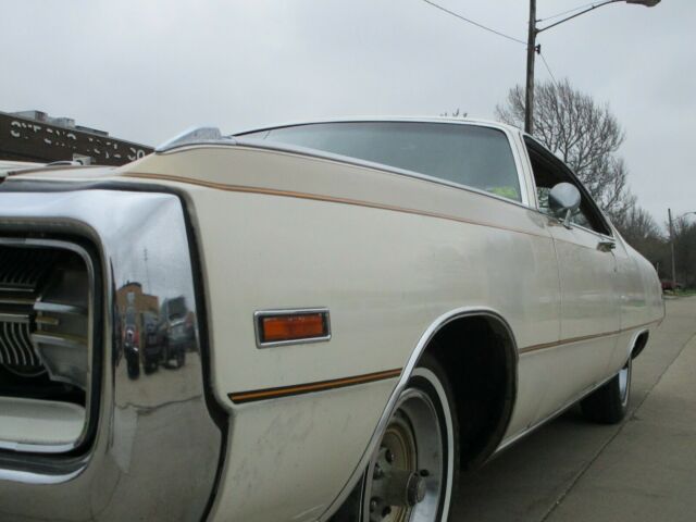 1970 White Chrysler 300 Series Coupe