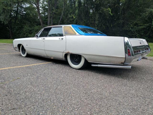 1970 White Chrysler Imperial