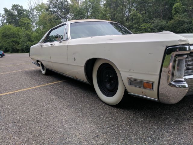 1970 White Chrysler Imperial