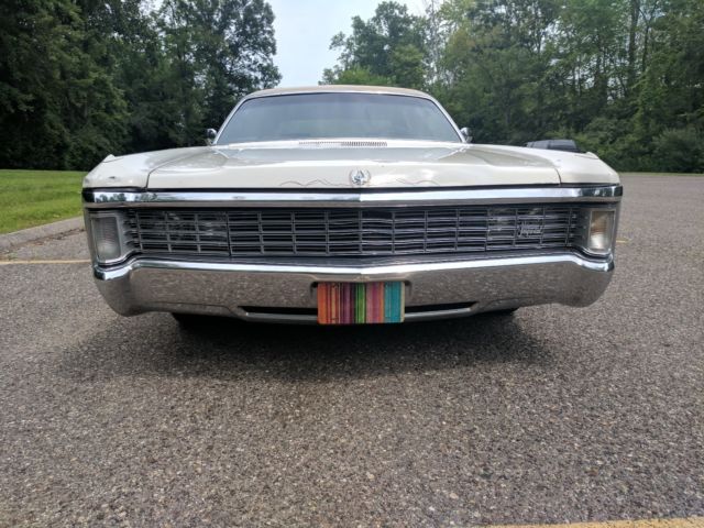 1970 White Chrysler Imperial