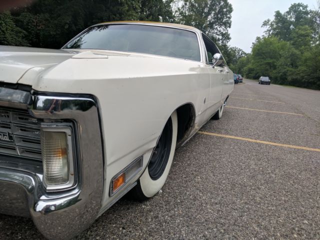1970 White Chrysler Imperial