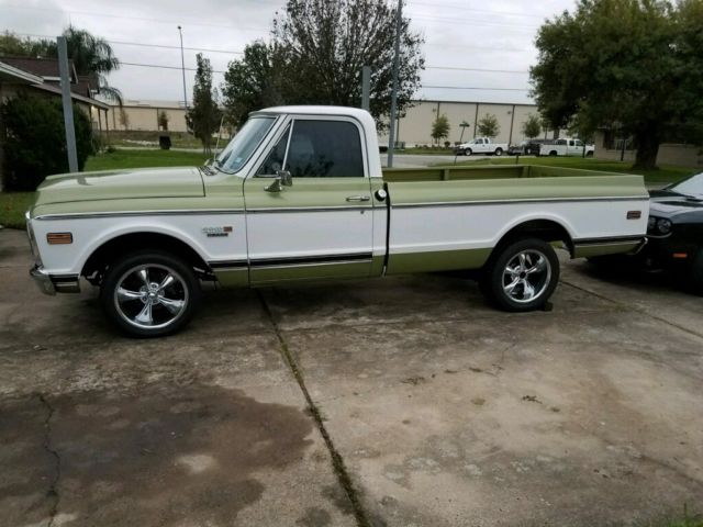 1970 Green and White Chevrolet C/K Pickup 1500 Cab & Chassis