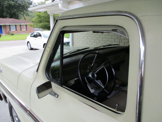 1970 Ford F-100 Standard Cab Pickup