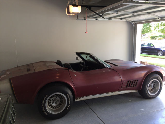 1970 marlboro maroon Chevrolet Corvette Convertible