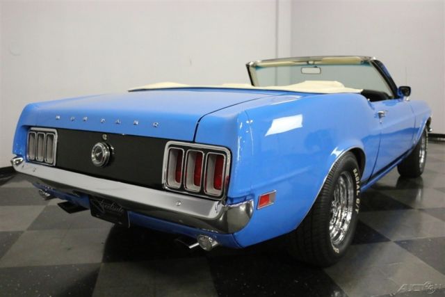 1970 Red Ford Mustang