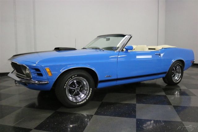 1970 Red Ford Mustang