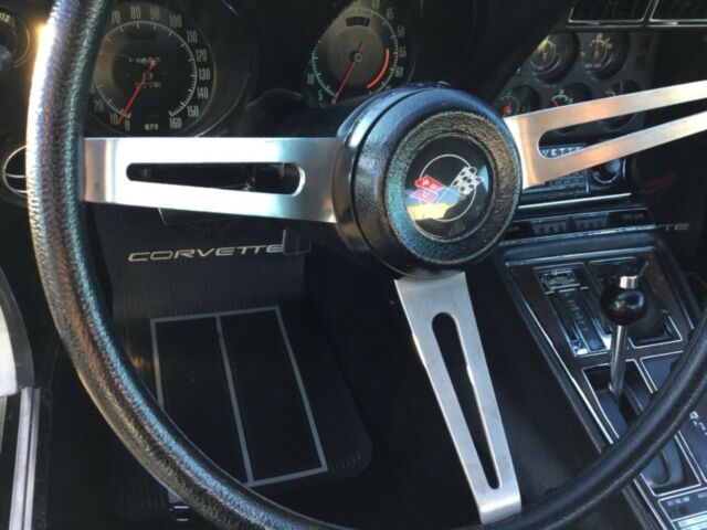 1970 White Chevrolet Corvette Coupe