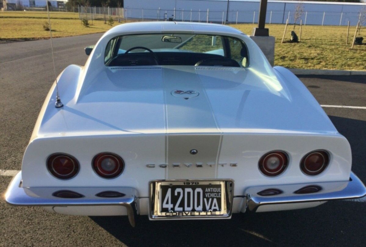 1970 White Chevrolet Corvette Coupe