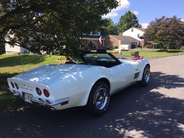 1970 White Chevrolet Corvette Convertible