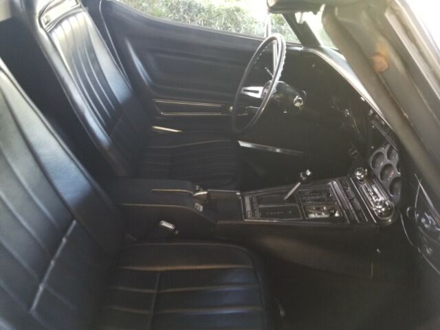 1970 White Chevrolet Corvette Convertible