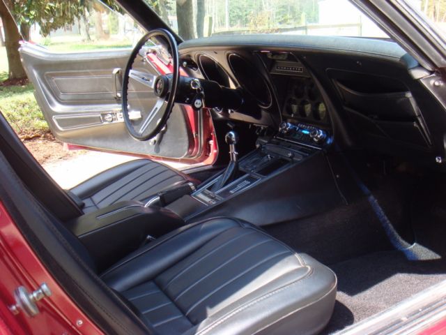 1970 Burgundy Chevrolet Corvette Coupe