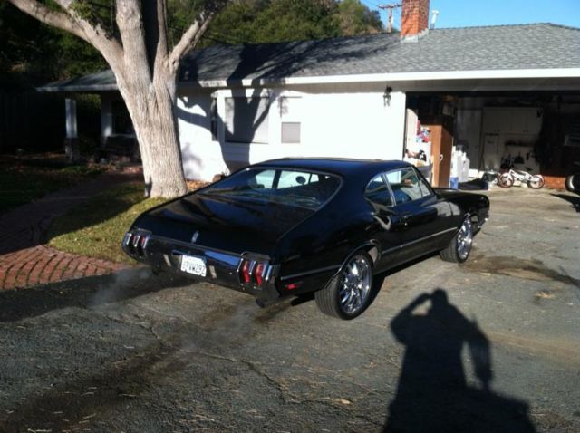 1970 Blue Oldsmobile Cutlass Fastback