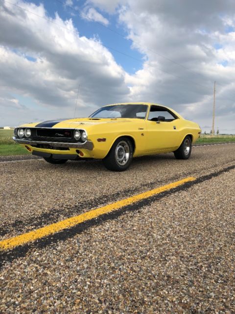 1970 Yellow Dodge Challenger Coupe