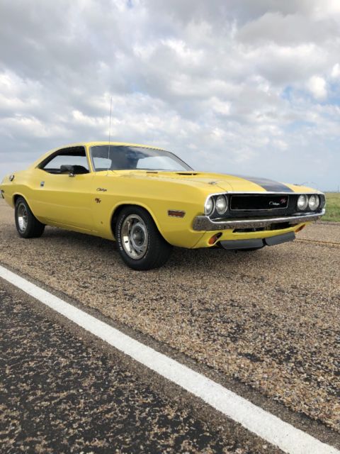 1970 Yellow Dodge Challenger Coupe