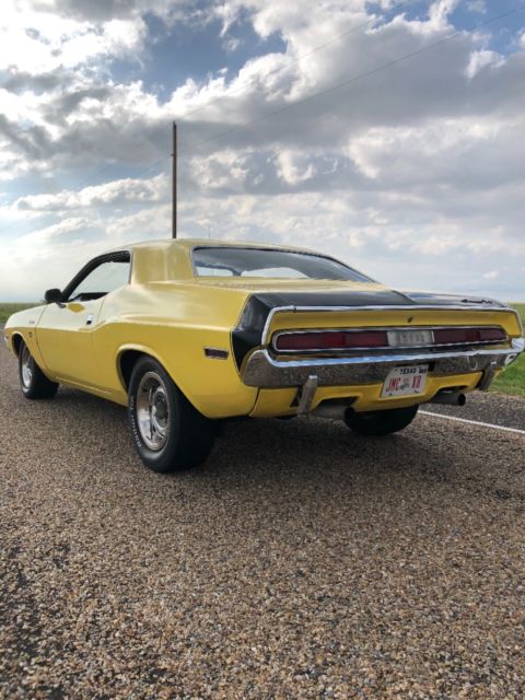 1970 Yellow Dodge Challenger Coupe