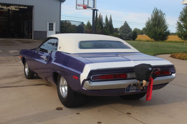1970 Plum Crazy Purple Dodge Challenger Coupe